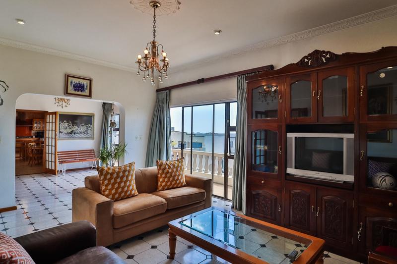 8 Bedroom Property for Sale in Walmer Estate Western Cape